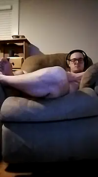 Snapshot of 420getsmehorny chatting on 12.04.24 420getsmehorny online show from 12.04.24