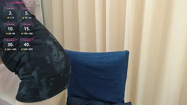 KaleAnisa online show from 10.15.25