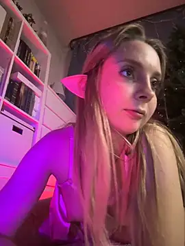 Snapshot of oceaneyesbb chatting on 12.25.24 oceaneyesbb online show from 12.25.24