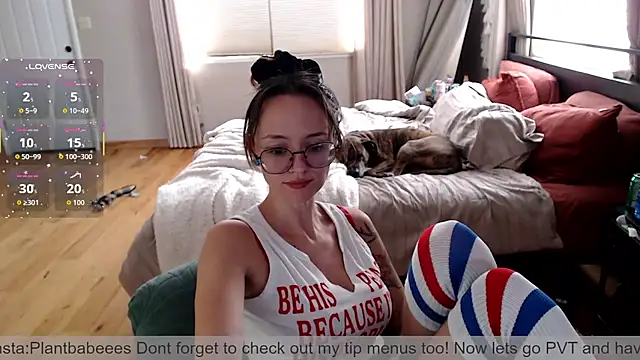 Plantbabeee online show from 12.04.25