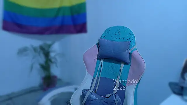 Snapshot of WandaDoll chatting on 06.18.26 WandaDoll online show from 06.18.26