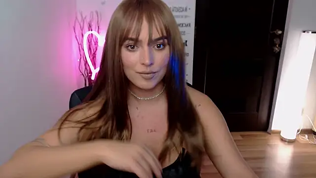 Snapshot of ChloeJewel1 chatting on 11.28.25 ChloeJewel1 online show from 11.28.25