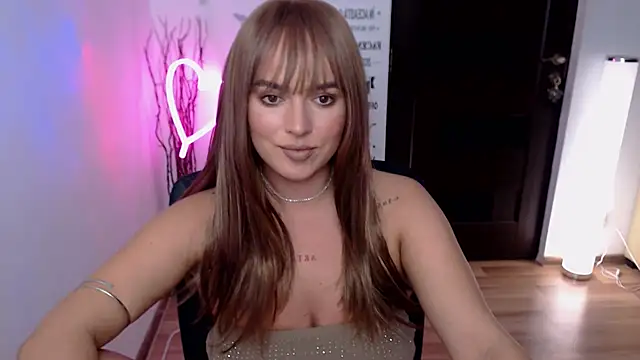 Snapshot of ChloeJewel1 chatting on 12.02.25 ChloeJewel1 online show from 12.02.25