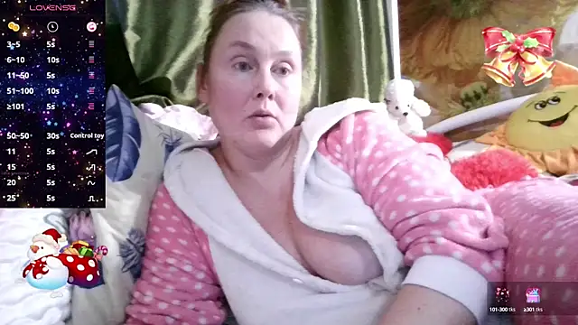 Snapshot of pussykroshka chatting on 12.27.24 pussykroshka online show from 12.27.24