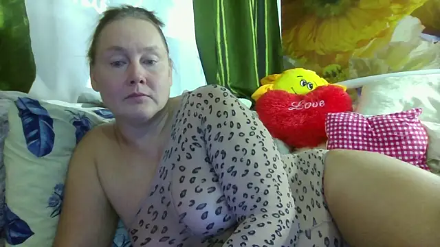 Snapshot of pussykroshka chatting on 09.20.25 pussykroshka online show from 09.20.25