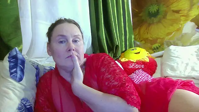 Snapshot of pussykroshka chatting on 11.13.25 pussykroshka online show from 11.13.25