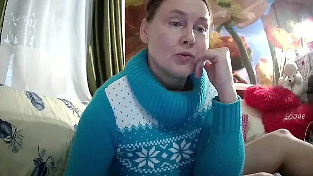 Snapshot of pussykroshka chatting on 11.18.25 pussykroshka online show from 11.18.25