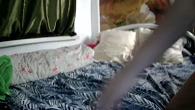 Snapshot of pussykroshka chatting on 12.14.25 pussykroshka online show from 12.14.25