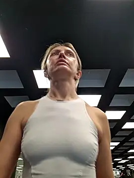 Miss    Mia  online show from 12.04.25