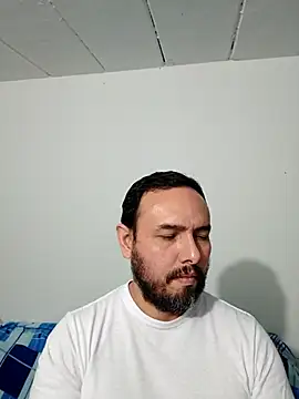 Snapshot of ElSunEagle chatting on 10.29.25 ElSunEagle online show from 10.29.25