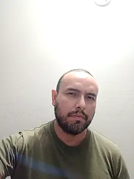 Snapshot of ElSunEagle chatting on 11.28.25 ElSunEagle online show from 11.28.25