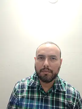 Snapshot of ElSunEagle chatting on 12.01.25 ElSunEagle online show from 12.01.25