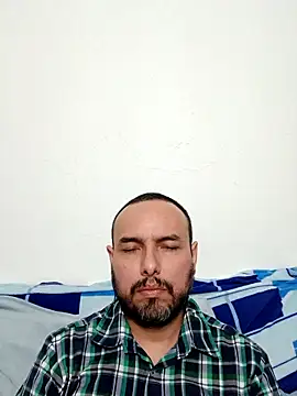 Snapshot of ElSunEagle chatting on 12.03.25 ElSunEagle online show from 12.03.25