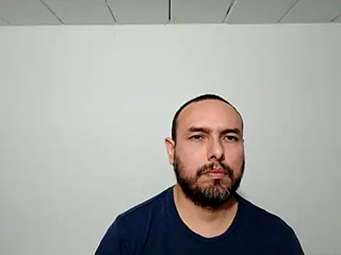 Snapshot of ElSunEagle chatting on 12.04.25 ElSunEagle online show from 12.04.25