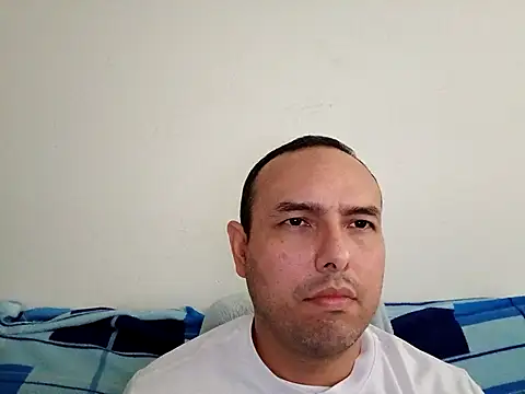 Snapshot of ElSunEagle chatting on 12.14.25 ElSunEagle online show from 12.14.25