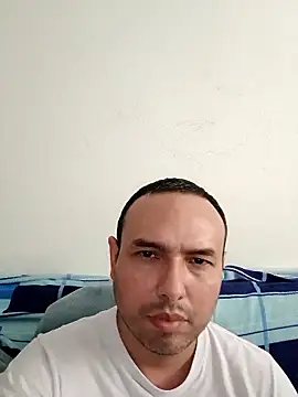 Snapshot of ElSunEagle chatting on 12.16.25 ElSunEagle online show from 12.16.25