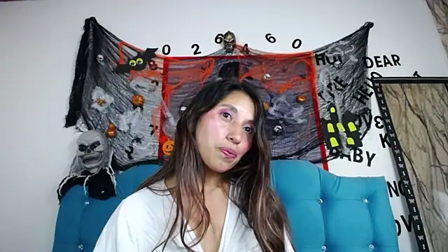 Snapshot of sweet_skylove_ chatting on 10.11.25 sweet skylove online show from 10.11.25