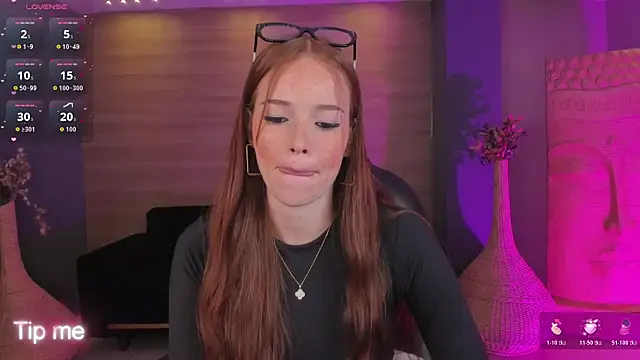 Snapshot of CorinneRusso chatting on 02.23.26 CorinneRusso online show from 02.23.26