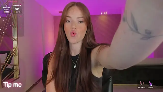 Snapshot of CorinneRusso chatting on 03.10.26 CorinneRusso online show from 03.10.26