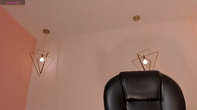 Snapshot of CorinneRusso chatting on 06.17.26 CorinneRusso online show from 06.17.26