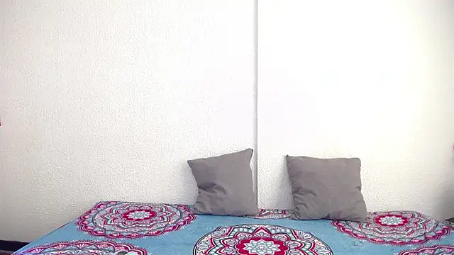 Snapshot of _joanne_and_oliver_ chatting on 09.20.25  joanne and oliver  online show from 09.20.25