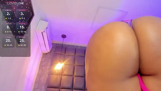 megan woll online show from 02.06.25