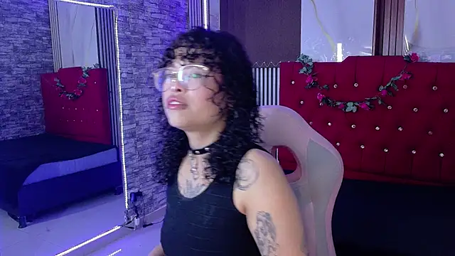 miahernadez303av online show from 04.25.26