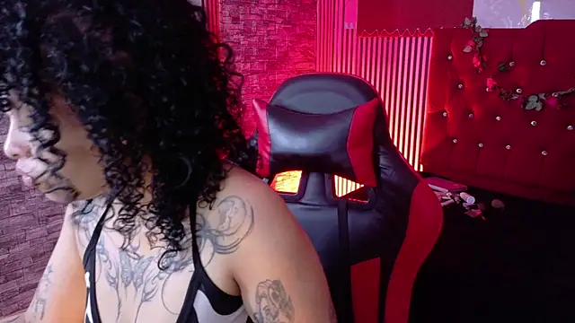Snapshot of miahernadez303av chatting on 06.30.26 miahernadez303av online show from 06.30.26