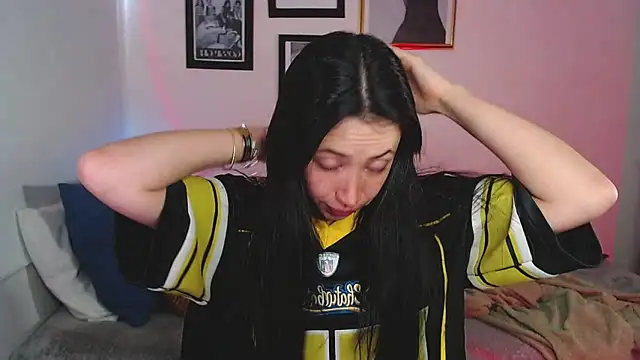 lilyy evanss online show from 03.15.25