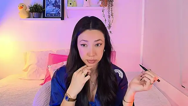 lilyy evanss online show from 11.19.25