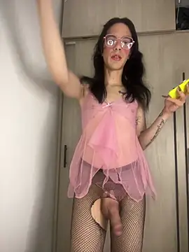 danielagh29 online show from 12.18.24