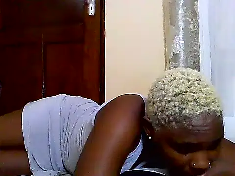 Snapshot of SexyKimberly23 chatting on 02.14.26 SexyKimberly23 online show from 02.14.26