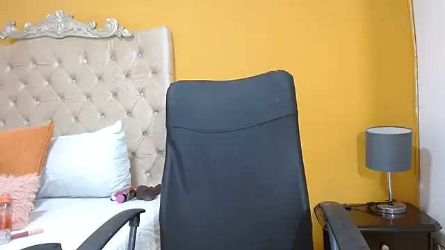 Snapshot of rousse_sexyandhot chatting on 07.02.26 rousse sexyandhot online show from 07.02.26