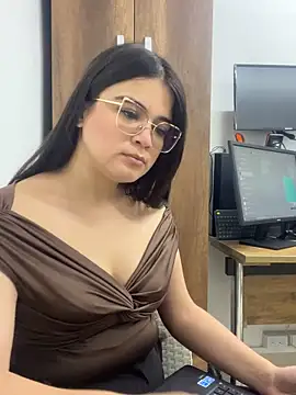 Snapshot of CamilaSofiia chatting on 10.04.25 CamilaSofiia online show from 10.04.25