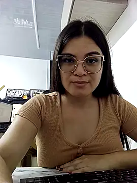 Snapshot of CamilaSofiia chatting on 10.23.25 CamilaSofiia online show from 10.23.25