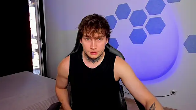 Snapshot of Chris_Tyson chatting on 08.04.26 Chris Tyson online show from 08.04.26