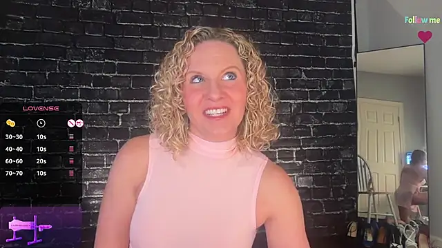 Snapshot of AmberJade_AmJ chatting on 10.15.25 AmberJade AmJ online show from 10.15.25