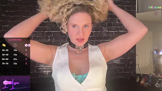 Snapshot of AmberJade_AmJ chatting on 12.20.25 AmberJade AmJ online show from 12.20.25