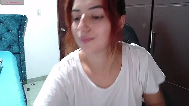 Kate lorens9 online show from 12.15.24