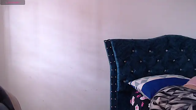 Kate lorens9 online show from 01.30.25