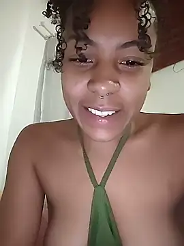 Snapshot of Julia_Pretinha chatting on 11.24.25 Julia Pretinha online show from 11.24.25