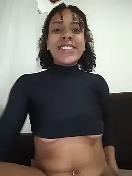 Snapshot of Julia_Pretinha chatting on 12.18.25 Julia Pretinha online show from 12.18.25