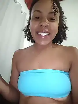 Snapshot of Julia_Pretinha chatting on 12.20.25 Julia Pretinha online show from 12.20.25