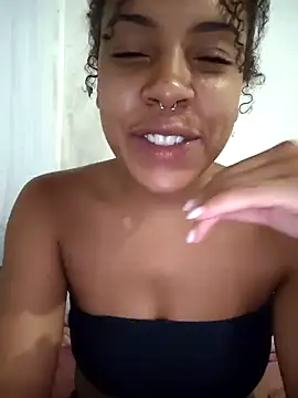 Julia Pretinha online show from 04.03.26