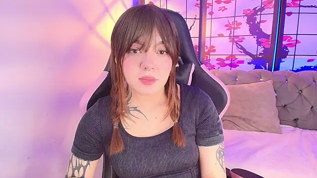 Fluffy Bubble21 online show from 12.21.25