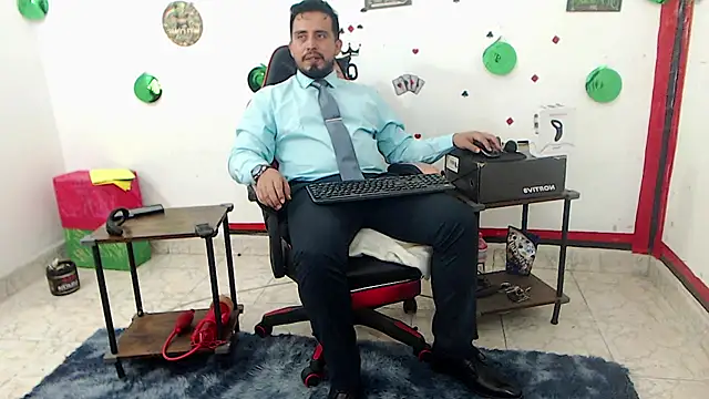 Snapshot of KalethBigDick chatting on 05.10.26 KalethBigDick online show from 05.10.26