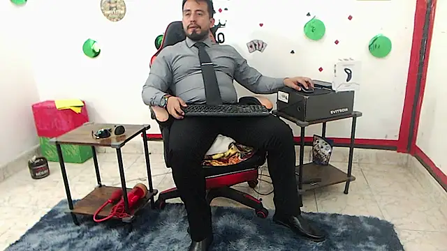 Snapshot of KalethBigDick chatting on 05.11.26 KalethBigDick online show from 05.11.26