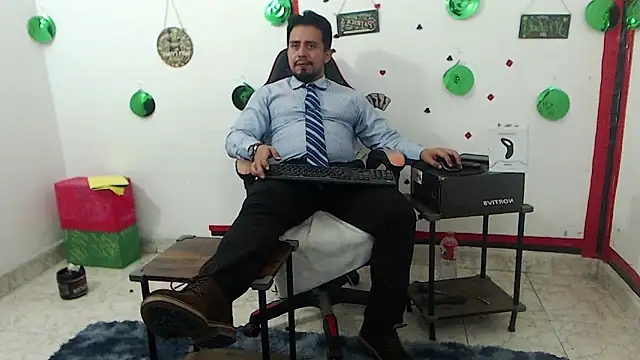 Snapshot of KalethBigDick chatting on 06.19.26 KalethBigDick online show from 06.19.26