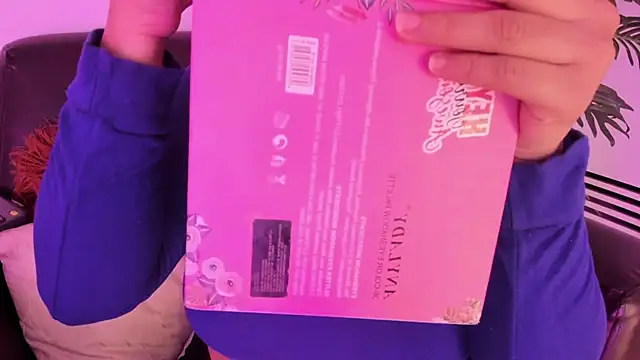 Miia Thompsonn online show from 01.17.25