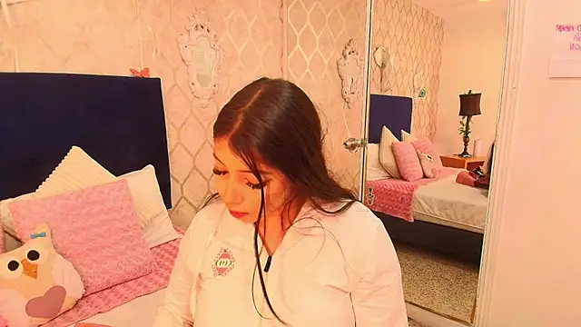 Miia Thompsonn online show from 01.24.25